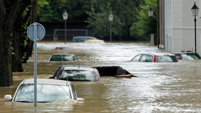 Flut Wann die Autoversicherung den Hochwasserschaden