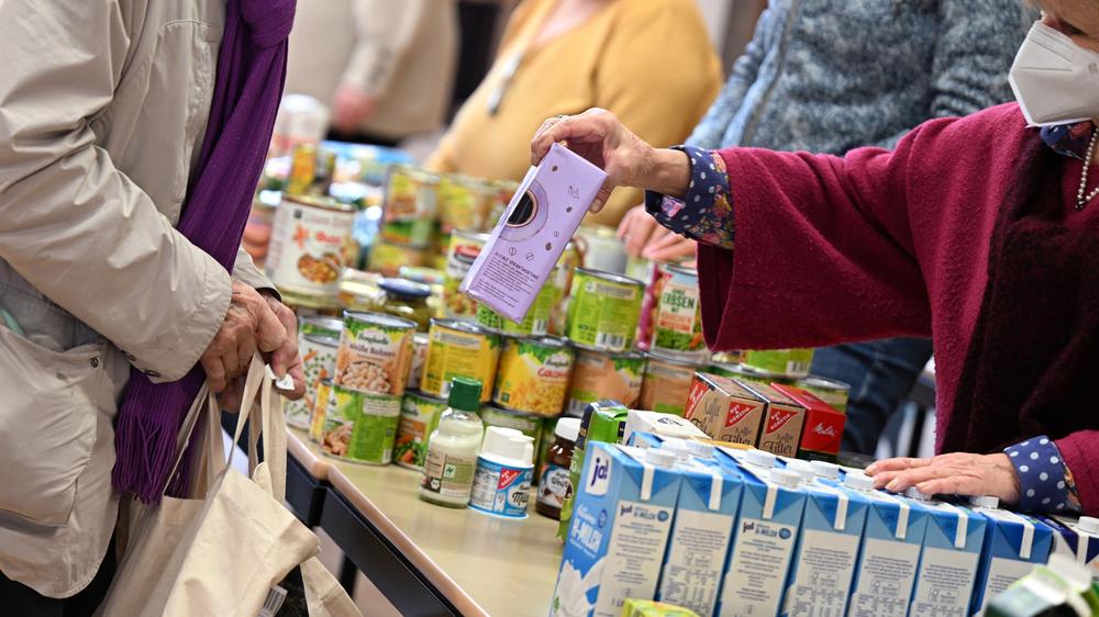 Tafel Deutschland Tafeln Sehen Helfer Psychisch Und Physisch Am Limit