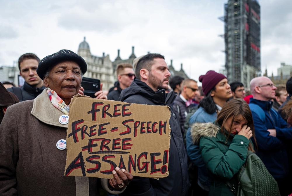 Demonstration In London Prominente Unterst Tzer Fordern Assanges