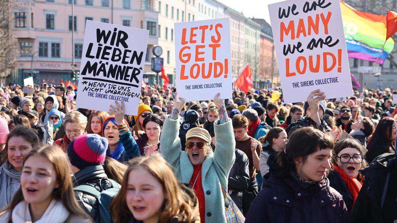 8 März Tausende demonstrieren am Weltfrauentag in Berlin ZEIT ONLINE