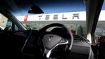 Tesla ruft 123.000 Fahrzeuge zurück