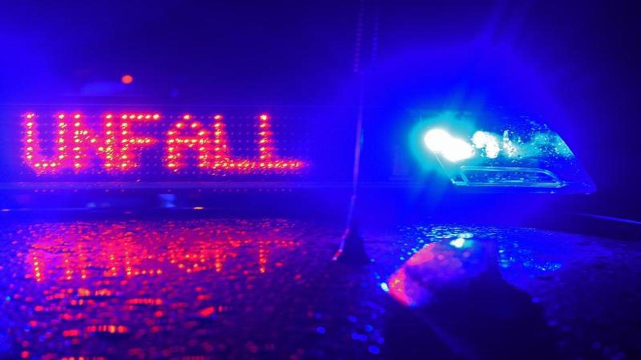 Unfälle 19 Jähriger stirbt bei Autounfall ZEIT ONLINE