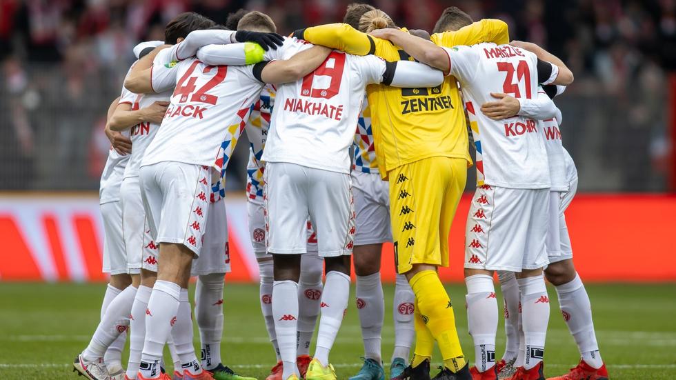 Corona Ausbruch Freigetestet Mainz Will Gegen Dortmund Antreten