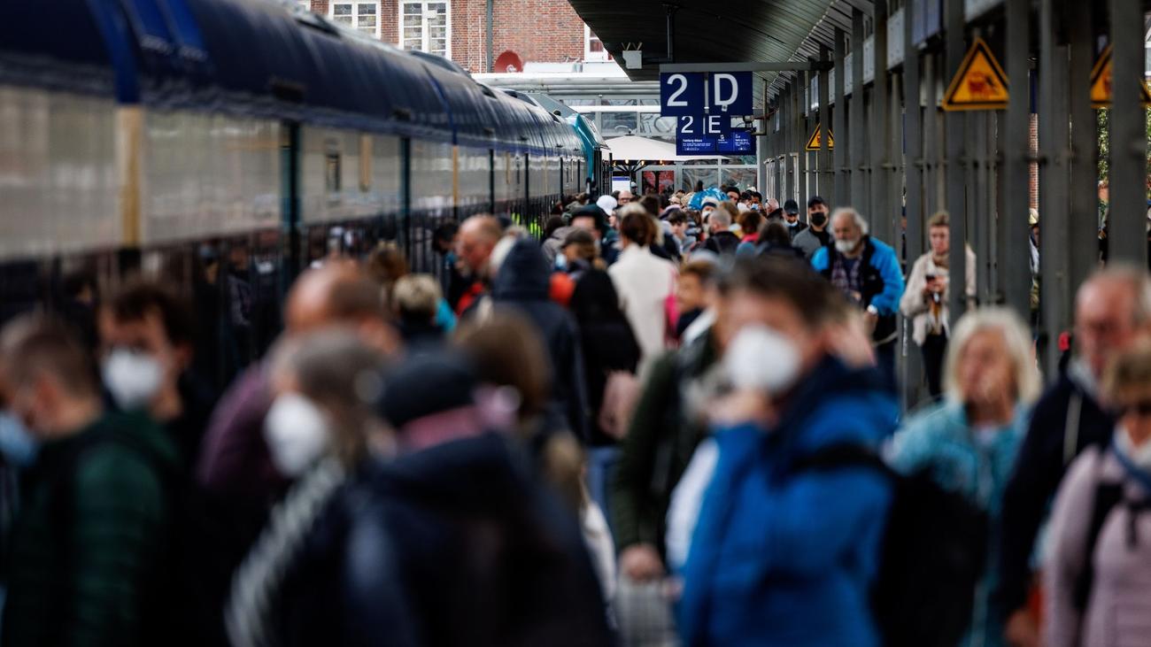 Deutsche Bahn Erneut volle Züge wegen 9 Euro Tickets erwartet ZEIT