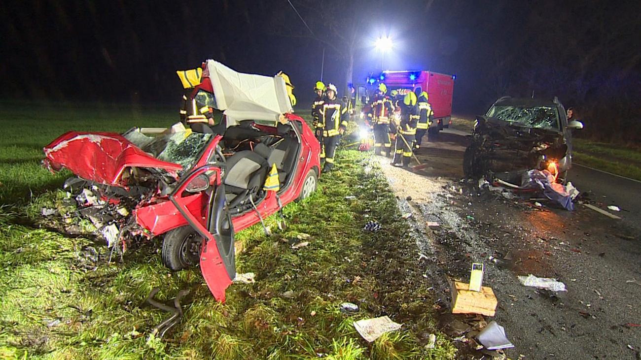 Kreis Kleve Zwei Schwerverletzte Nach Zusammenprall Zweier Autos