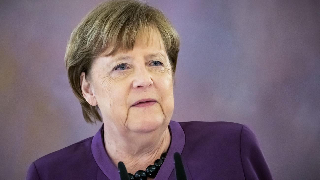 Politik Merkel Entscheidungen Haben Meinungen Im Land Gespaltet