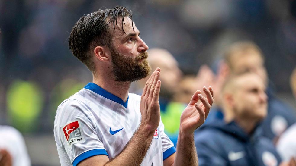 3 Liga 1860 München verpflichtet Mittelfeldspieler Schröter ZEIT ONLINE