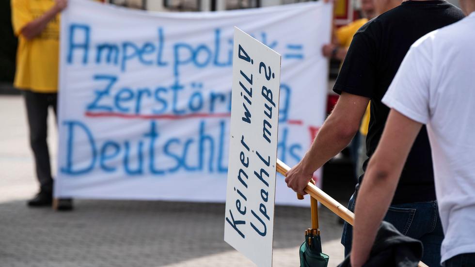 Upahl Demo Gegen Fl Chtlingsunterkunft Rund Teilnehmer Zeit Online