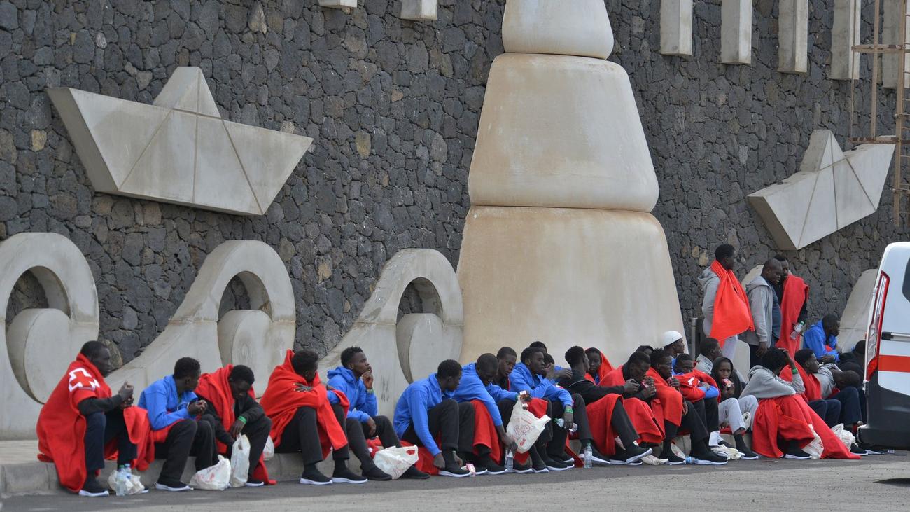 Flüchtlinge Mehr als 1600 Migranten auf den Kanaren angekommen ZEIT