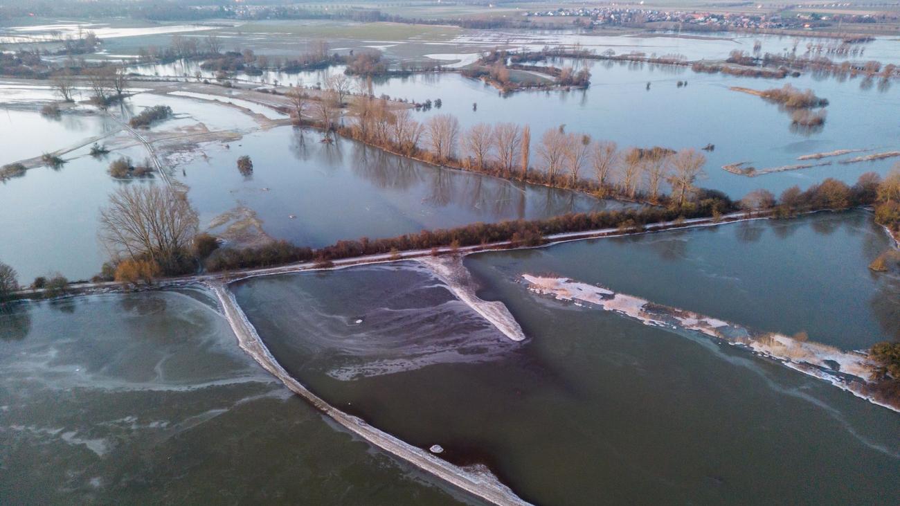 Wasserstände Hochwasser in Niedersachsen geht langsam zurück ZEIT ONLINE