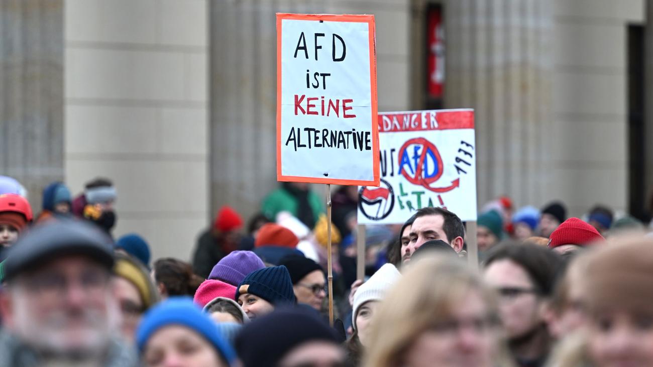 Kundgebungen Zehntausende Bei Demos Gegen Rechts Zeit Online