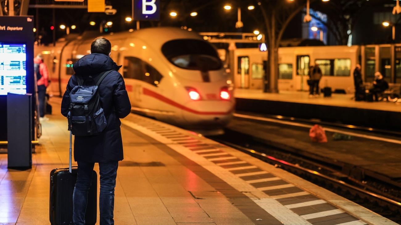 Gewerkschaften Bahnverkehr Nach Streikende Wieder Angelaufen Zeit Online