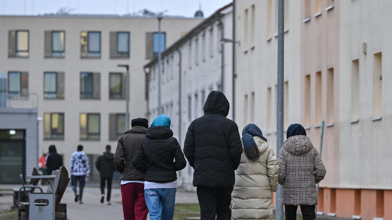 Statistik Zu Ausl Ndern Zahl Der Gefl Chteten Steigt Leicht An Auf