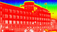 Die US-Botschaft in Berlin in einer Infrarot-Aufnahme