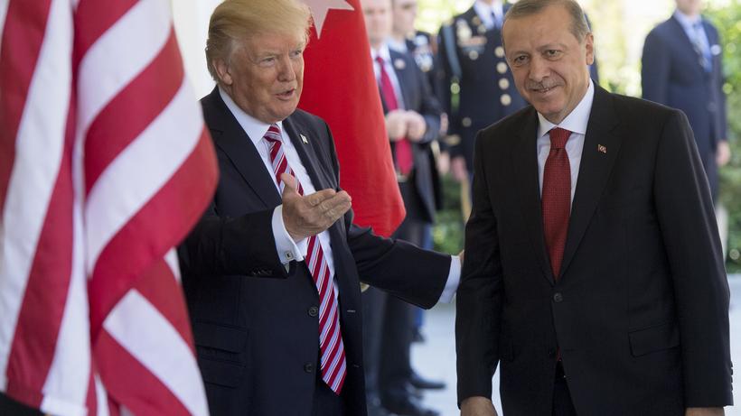 http://img.zeit.de/politik/ausland/2017-05/trump-erdogan-treffen-washington/wide__820x461__desktop