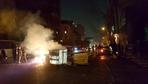 Demonstranten im Iran setzen Polizeiwachen in Brand