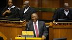 Südafrikas neuer Präsident baut Kabinett um