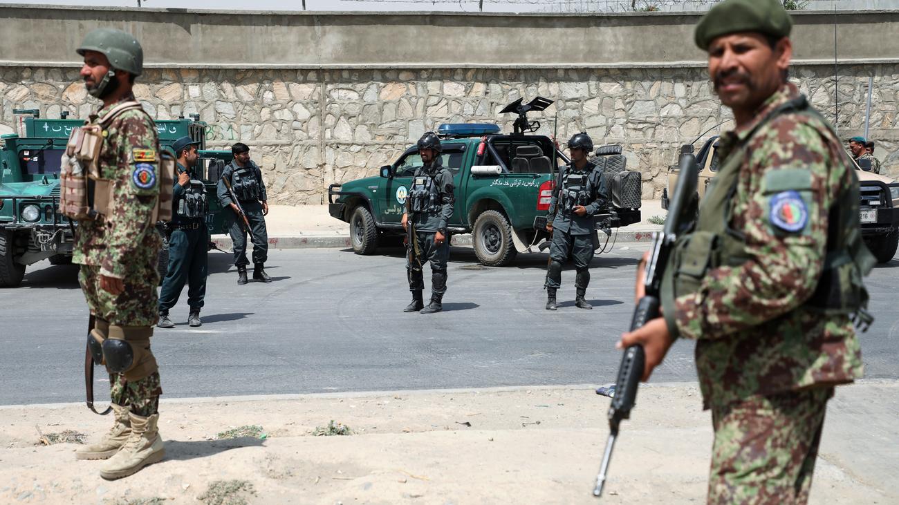 Afghanistan Mehr Als 60 Tote Durch Anschlag In Kabul ZEIT ONLINE