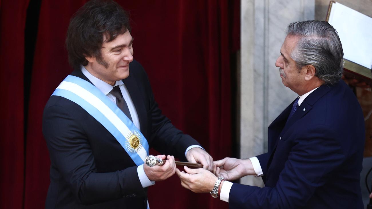 Argentinien Javier Milei als Präsident Argentiniens vereidigt ZEIT