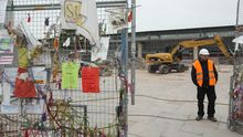 Ein Sicherheitsmann nördlich des Hauptbahnhofes in Stuttgart (Archiv)