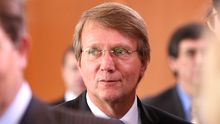 Ronald Pofalla, kurz vor einer Sitzung des Kabinetts