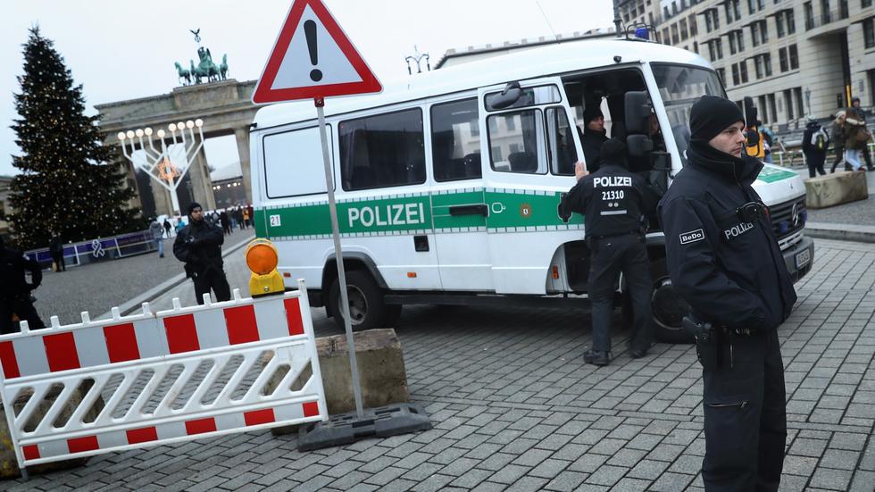 Anschlag in Berlin Polizei nimmt mutmaßlichen Kontaktmann von Anis