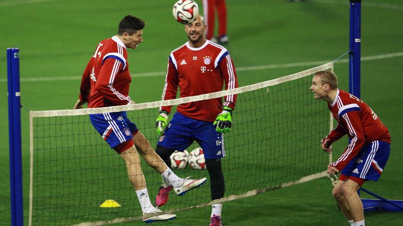 Sport, FC Bayern in Katar, Bayern, FC Bayern München, Bundesliga, Fußball, Karl-Heinz Rummenigge, Saudi Arabien, Aberglaube, Katar, Redaktion, Stadion, Testspiel, Trainer, Twitter, Mekka