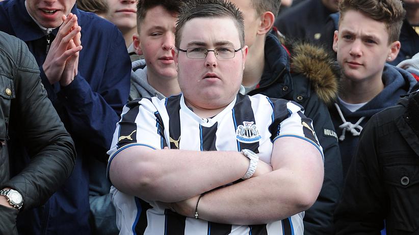 Newcastle United: Sport, Newcastle United, UNO, Dietmar Hamann, FC Chelsea, Facebook, Hooligan, Paul Gascoigne, Pegida, England, Griechenland, Großbritannien, Rassismus, Spanien, U-Bahn, Dresden, Paris