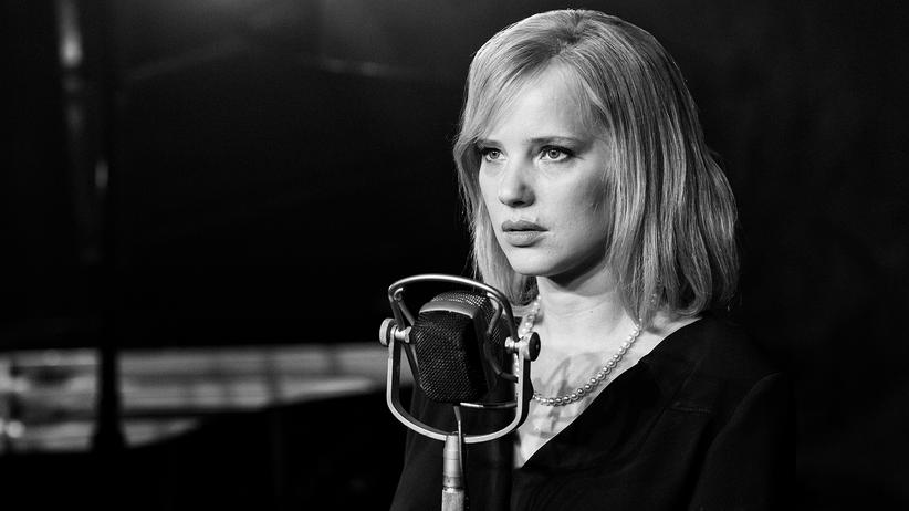 "Cold War":  Zula (Joanna Kulig) singt polnische Volkslieder als französische Chansons.