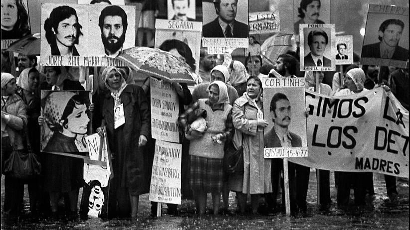 Allgemeine Erklärung der Menschenrechte: In Buenos Aires demonstrierten Mütter während der Militärdiktatur für das Recht, zu erfahren, was mit ihren Töchtern und Söhnen geschah.