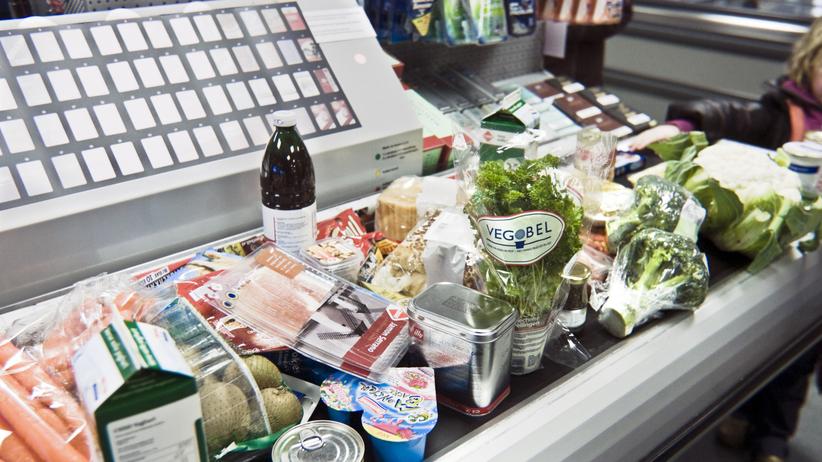 Stromschlag im Supermarkt: Der Junge hat an einer Supermarktkasse einen starken Stromschlag bekommen. Einen Tag später starb er im Krankenhaus.