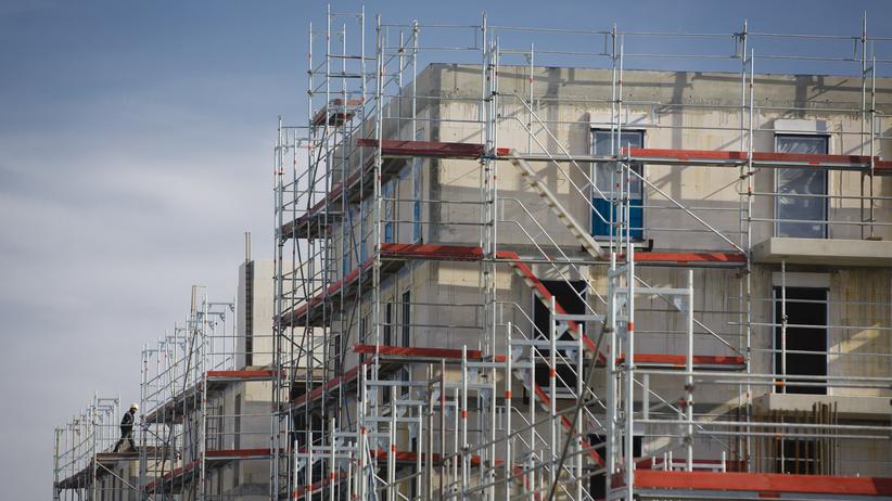 Maklergebühr: 18.500 Euro Maklercourtage zahlt man im Schnitt für eine 75-Quadratmeter-Wohnung in Berlin.