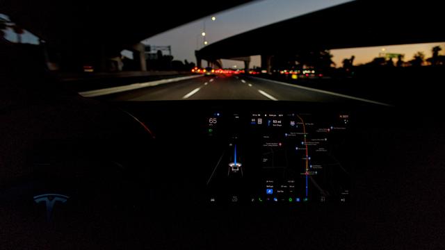 Unfälle mit Tesla: US-Behörde untersucht erneut Teslas Autopiloten