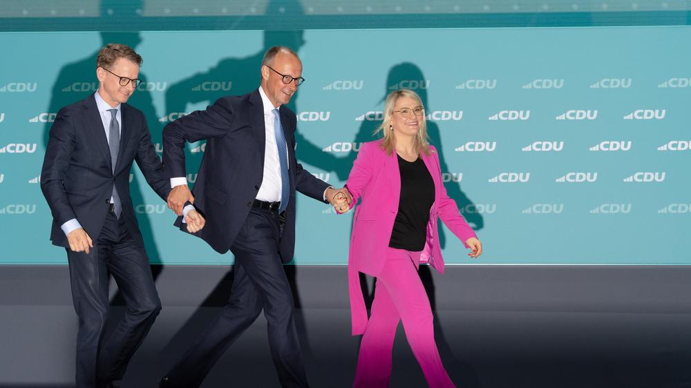 CDU: Friedrich Merz mit Carsten Lindemann und Christina Stumpp nach der Parteitagsrede des CDU-Parteivorsitzenden auf dem CDU-Bundesparteitag 2024