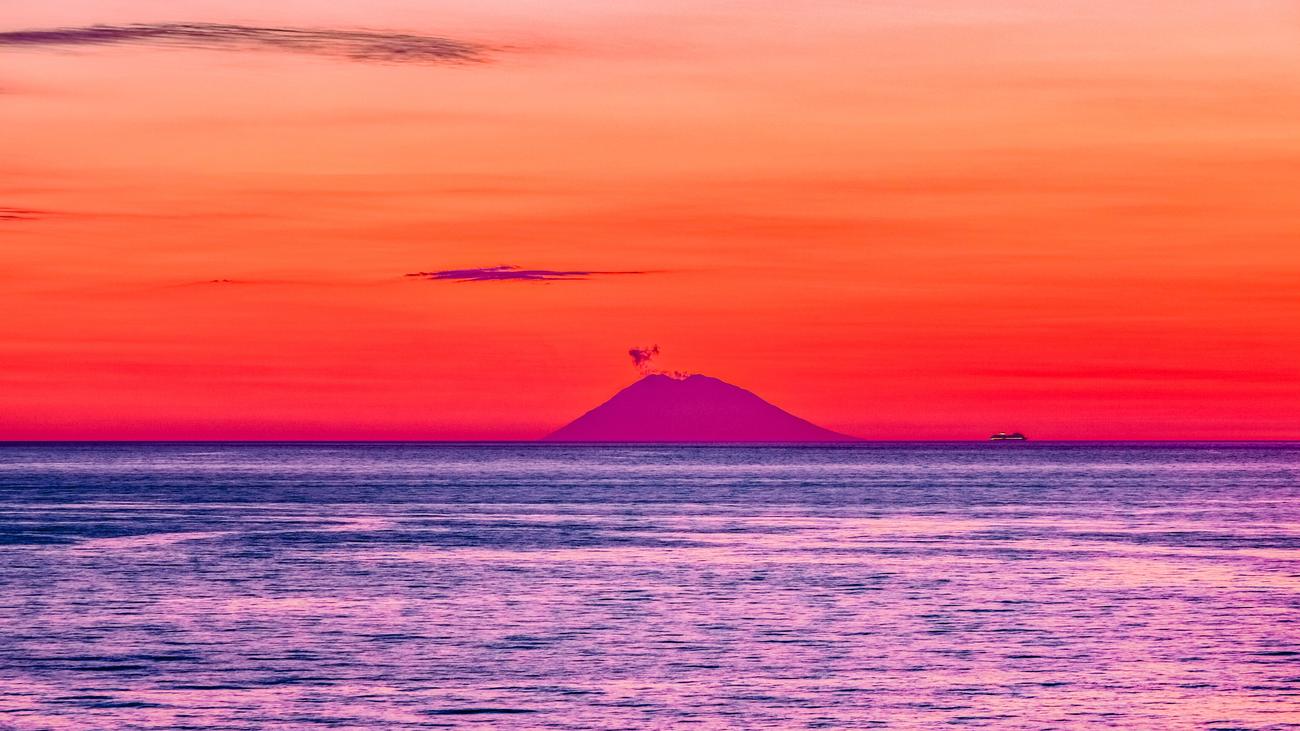 Volcan Stromboli : La montagne fume