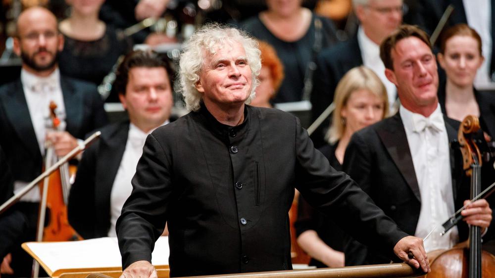 Sir Simon Rattle: Simon Rattle tijdens zijn eerste concert als muziekdirecteur van het London Symphony Orchestra