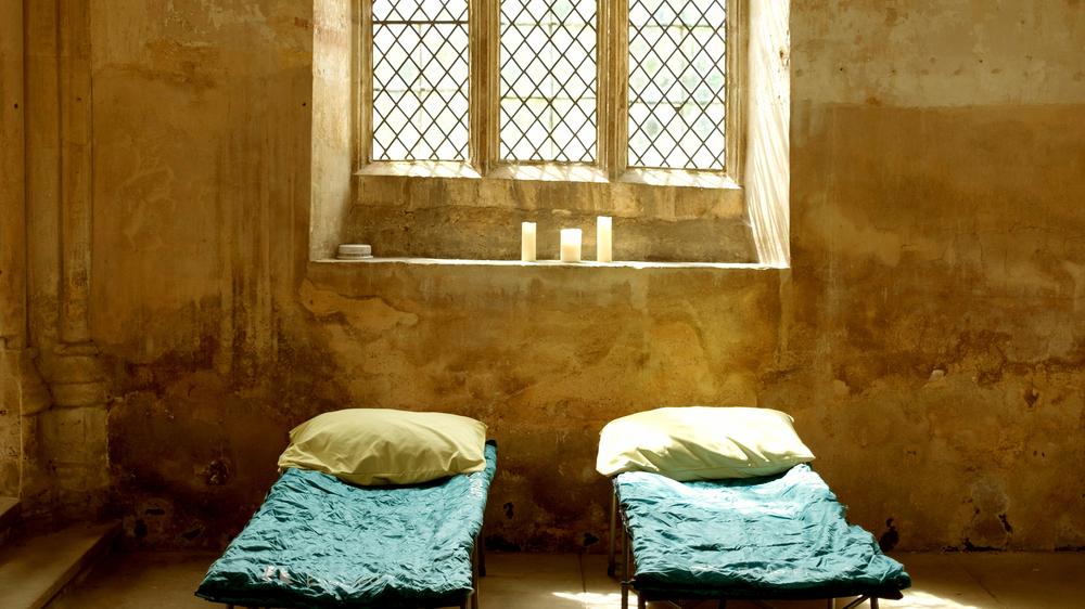 Übernachtung in der Kirche: Liegen in der All Saints Church, Northamptonshire