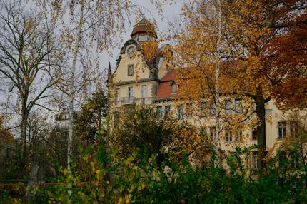 Bildungssystem: BU: Die Friedrich-Bergius-Schule in Friedenau im Bezirk Tempelhof-Schöneberg in Berlin ++++++++++<br /> Reportage über die Gewalt-Vorwürfe des Lehrerkollegiums gegenüber Schüler und Schülerinnen der Friedrich-Bergius-Schule in Friedenau im Bezirk Tempelhof-Schöneberg in Berlin. Text von Pauline Schinkels. Fotografiert für Zeit Online am 20.11.2024.