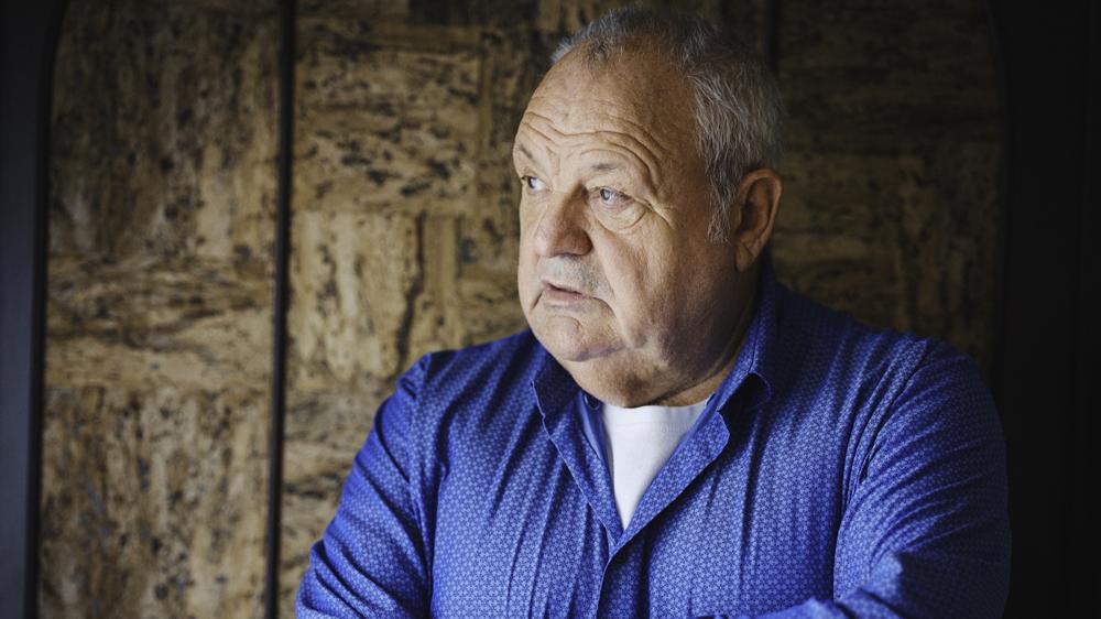 Harald Stenger: Harald Stenger, ehemaliger Pressesprecher des DFB, in seinem Zuhause in Rosbach