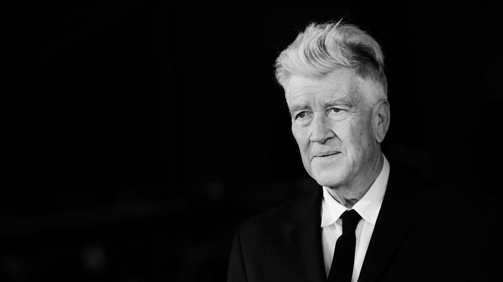  Der Filmemacher David Lynch war für Filme wie "Mulholland Drive" und "Blue Velvet" bekannt.