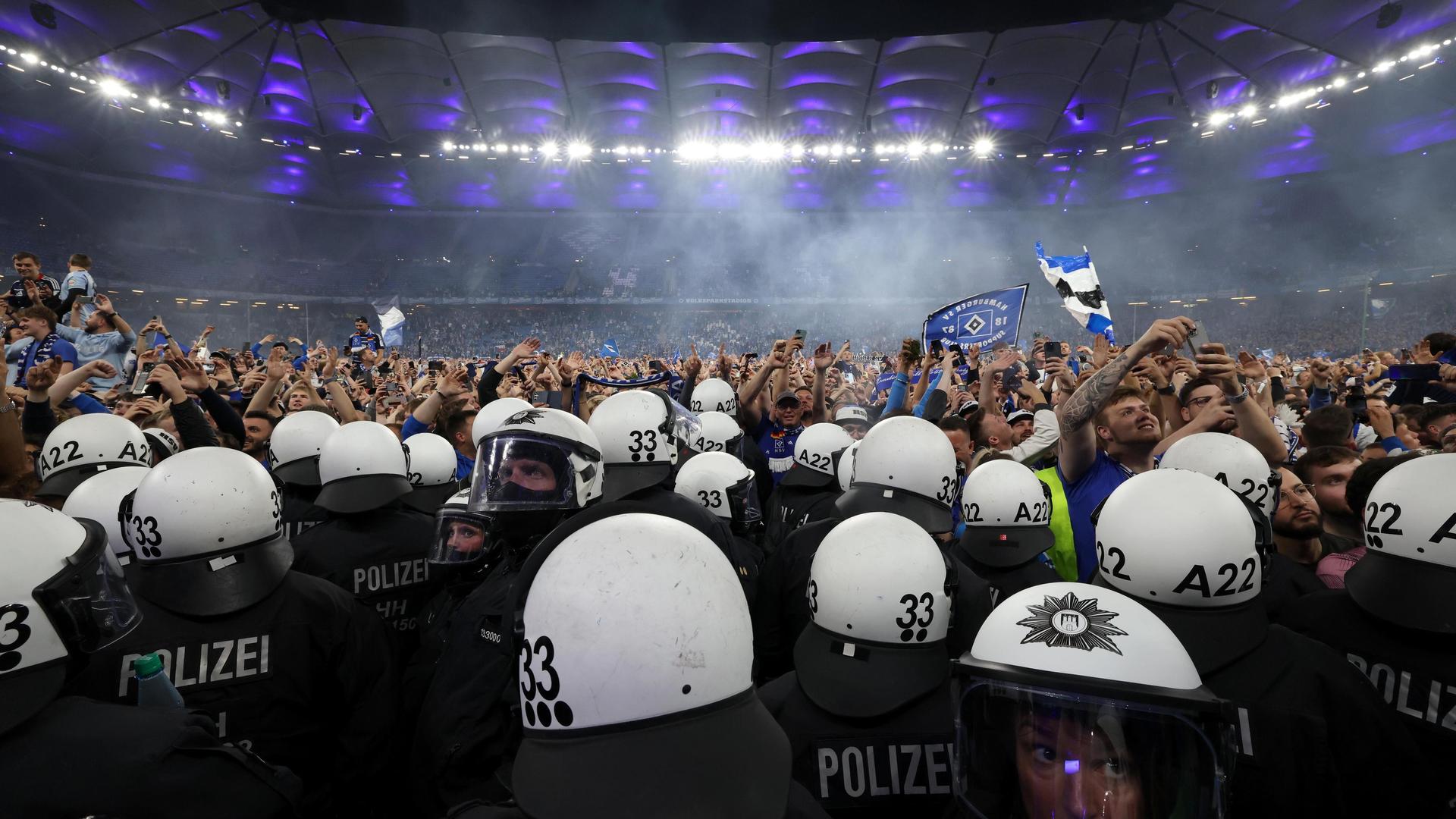 Elbvertiefung: Der tägliche Newsletter aus Hamburg: Verletzte nach Platzsturm: Ziemlich drüber