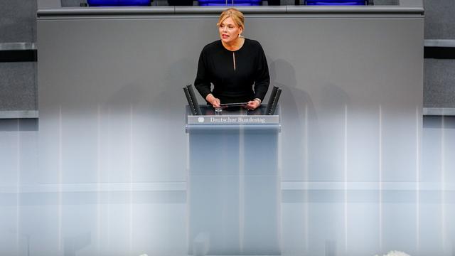 80 Jahre Kriegsende: Klöckner betont Leid von Frauen im Zweiten Weltkrieg