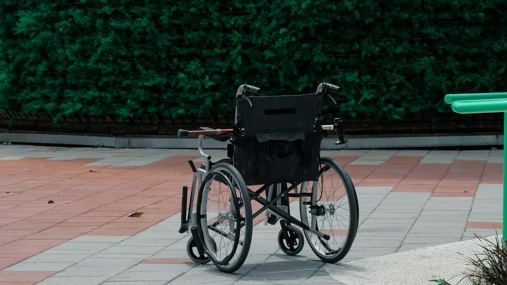 Inklusion: Die UN-Behindertenrechtskonvention von 2006 konkretisiert bestehende Menschenrechte für die Lebenssituationen von Menschen mit Behinderungen und betrifft weltweit rund 650 Millionen Menschen.
