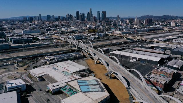 Los Angeles: Auto fährt in Menschenmenge, mehr als 20 Verletzte