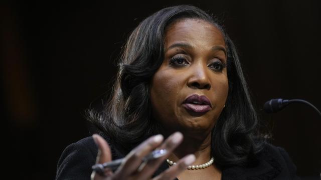 Rechtsstreit mit Trump: Bundesgericht gibt Fed-Vorständin Lisa Cook im Entlassungsstreit Recht