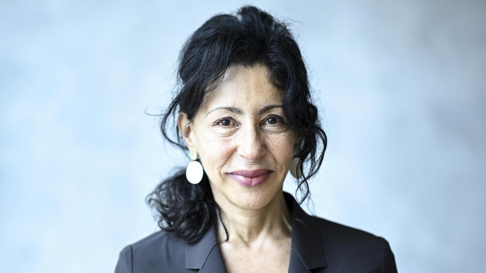 "Die Rückseite des Lebens" von Yasmina Reza: Die Schriftstellerin Yasmina Reza wurde 1959 in Paris geboren.