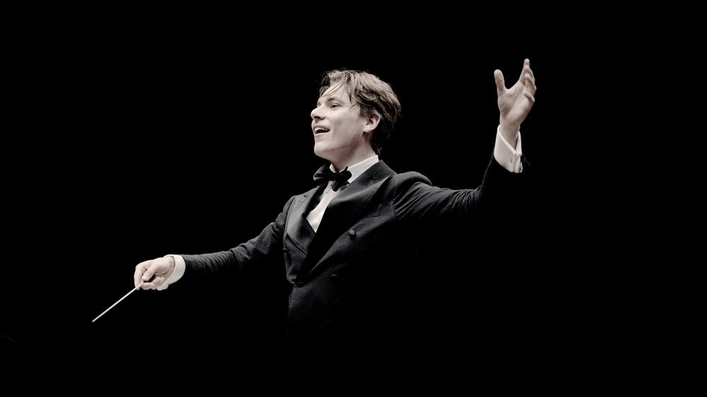 Klaus Mäkelä: Klaus Mäkelä gilt als Dirigenten-Wunder und leitet bald zwei Spitzenorchester.