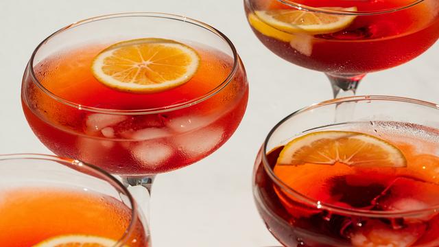Alkoholkonsum: Alkohol ist ein gutes Schlafmittel. Stimmt’s?