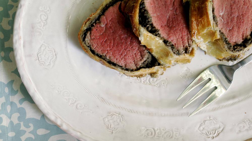  Erin Patterson wurde verhaftet, nachdem sie die Familie ihres Noch-Ehemanns zum Mittagessen eingeladen und ihnen Beef Wellington serviert hatte.