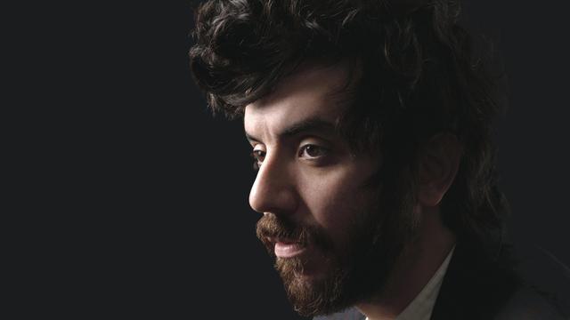 "Märtyrer!" von Kaveh Akbar: Der allerschönste Zungenkuss